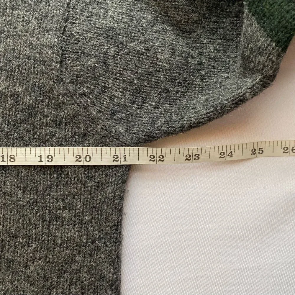 Vintage J. Crew Gray/ Colorblock 100% Wool Crewneck Pullover Sweater Size Small
